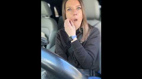 ladylena1 @ stripchat on 20241004