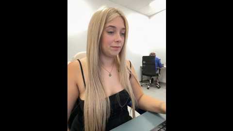 cherryauroraa @ stripchat on 20241005