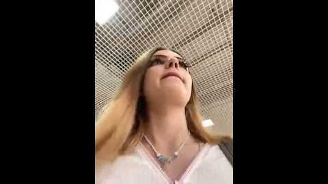 babyfloress @ stripchat on 20241007