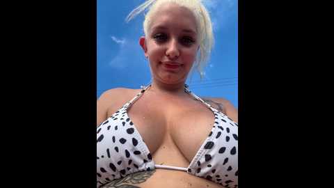 milkyy_wway @ stripchat on 20241007