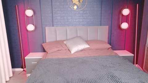 julie_rhodes @ stripchat on 20241008
