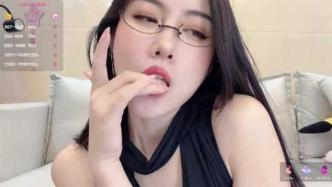 ruoling_19 @ stripchat on 20241008