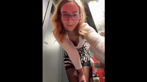 the_snowwhitee @ stripchat on 20241008
