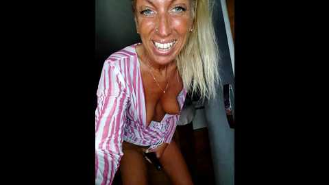 weloveblue @ stripchat on 20241008