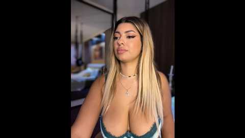 yaramoon_ @ stripchat on 20241008