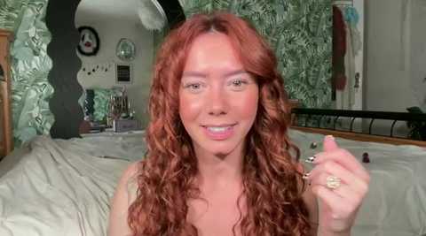 lola_goldxo @ stripchat on 20241009