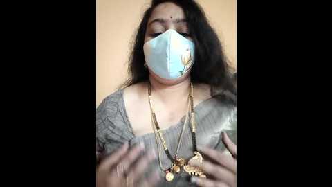 neelu_hoty