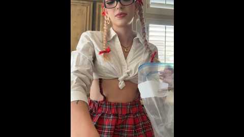 18petitewhitegirl @ stripchat on 20241011