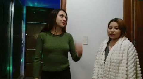 petite_and_dolls @ stripchat on 20241011