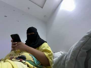 submissive_arab