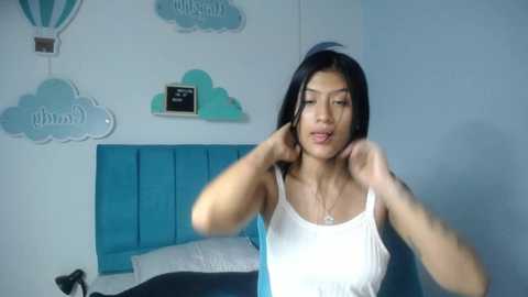 _18_laura @ stripchat on 20241013