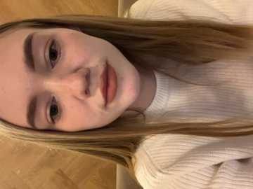aniemiller @ stripchat on 20241013