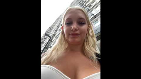 milkyy_wway @ stripchat on 20241014