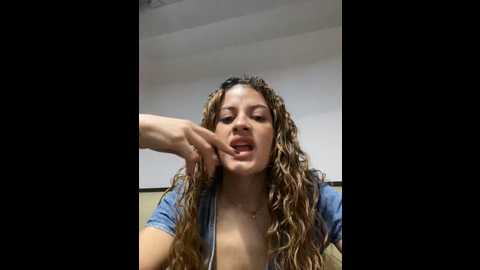 alana15 @ stripchat on 20241015