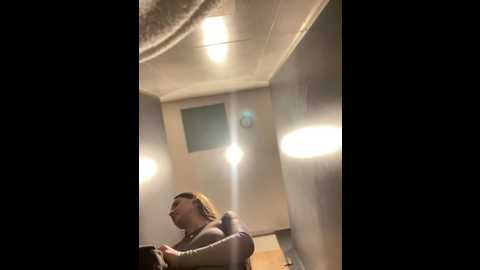 holly_molii @ stripchat on 20241015