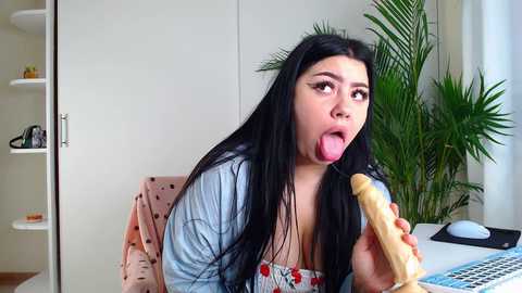 mia_brownie @ stripchat on 20241015