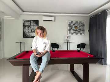 nura_n_sarah @ stripchat on 20241015