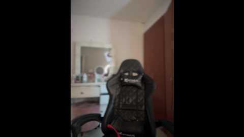 horny_roomiess @ stripchat on 20241017