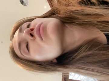 valenciashock @ stripchat on 20241018