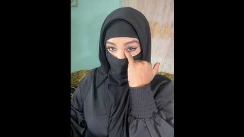 zeynep_lahsen @ stripchat on 20241018