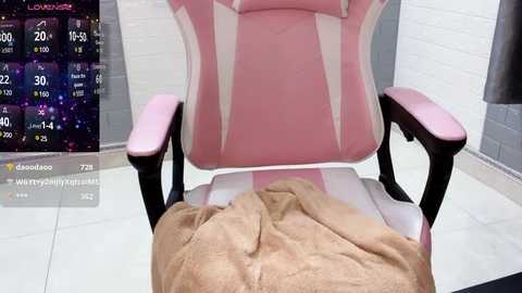 hzan_kute @ stripchat on 20241019