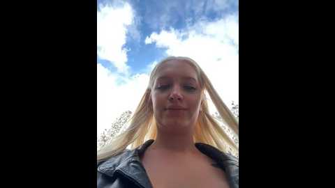 milkyy_wway @ stripchat on 20241019