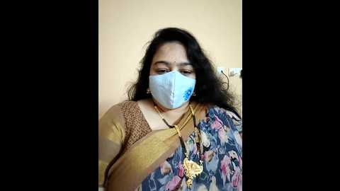neelu_hoty