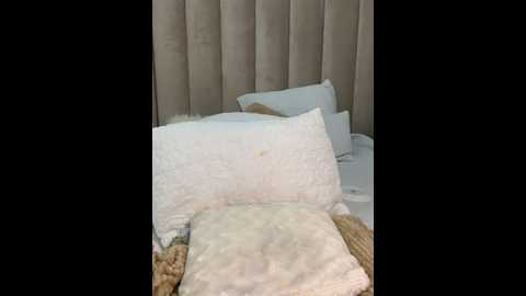 sexydee025 @ stripchat on 20241019