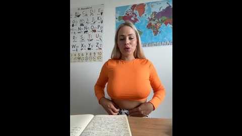 streetdoll @ stripchat on 20241019