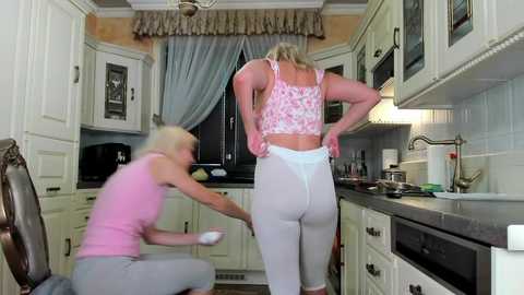 tunderose1 @ stripchat on 20241019