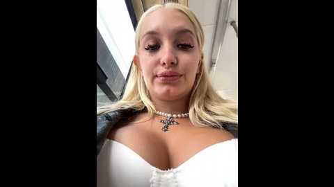 milkyy_wway @ stripchat on 20241020