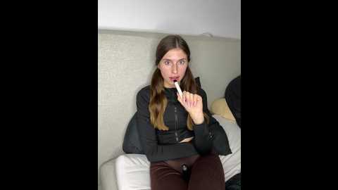 emma05 @ stripchat on 20241021