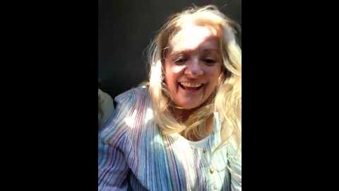 lady_charlyne @ stripchat on 20241021