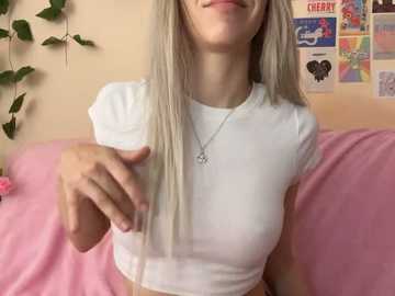 sweetie_blondie @ stripchat on 20241021