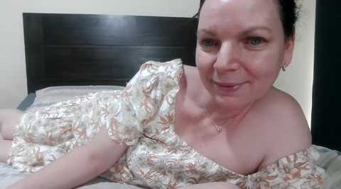 honey_suckles @ stripchat on 20241022
