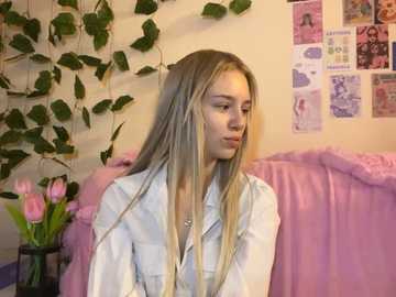 sweetie_blondie @ stripchat on 20241022