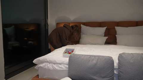 hotbella_ @ stripchat on 20241023