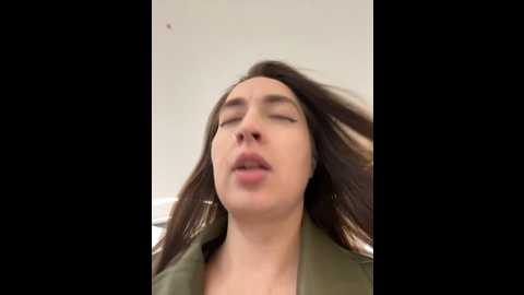 holly_play @ stripchat on 20241024