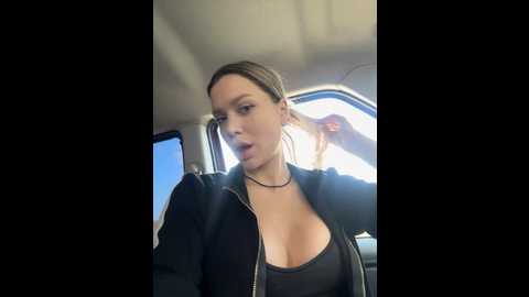 girls_mia @ stripchat on 20241025