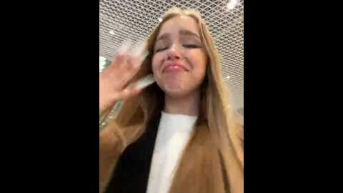 mur_girl @ stripchat on 20241025
