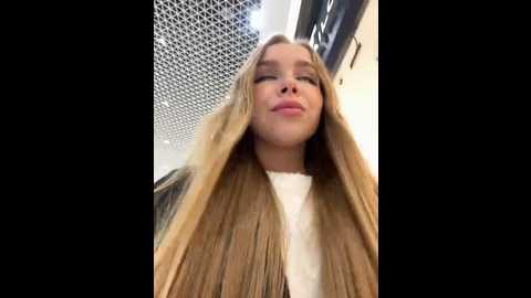 mur_girl @ stripchat on 20241025