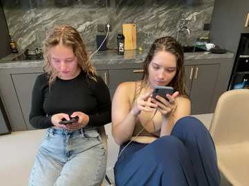 nura_n_sarah @ stripchat on 20241025