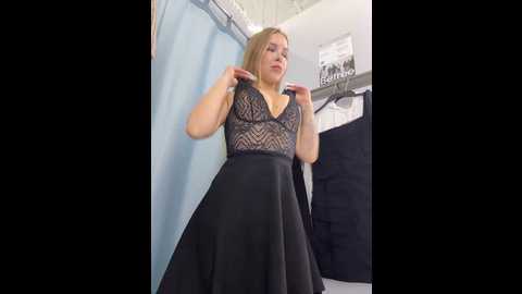 mur_girl @ stripchat on 20241026