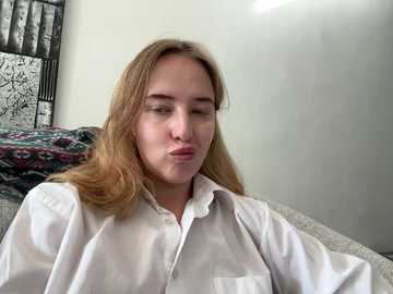 nura_n_sarah @ stripchat on 20241026