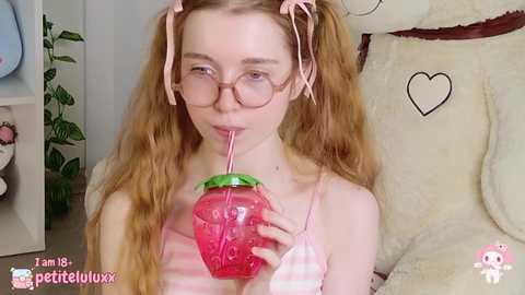 petiteluluxx @ stripchat on 20241026