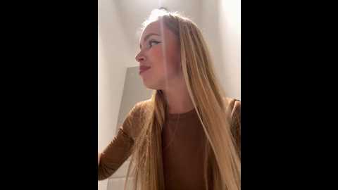 mur_girl @ stripchat on 20241027