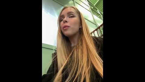 mur_girl @ stripchat on 20241027