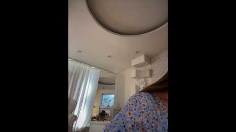bella_suns @ stripchat on 20241028