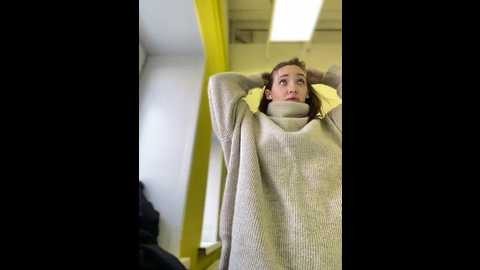 holly_molii @ stripchat on 20241028
