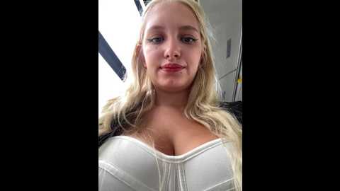 milkyy_wway @ stripchat on 20241028